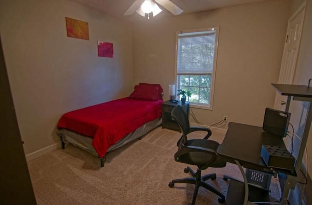 Family home/Free Parking!