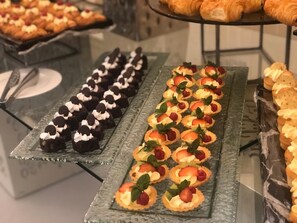Breakfast buffet - Lotus Hotel (Amman)