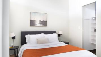 1 habitación, escritorio, tabla de planchar con plancha y wifi gratis