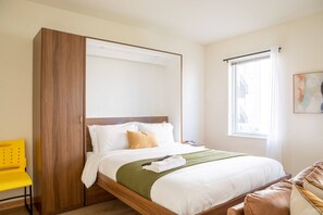 Iron/ironing board, free WiFi, bed sheets