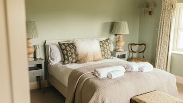 Double Room | Hypo-allergenic bedding, in-room safe, iron/ironing board (on request)