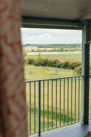 Habitación doble | Ropa de cama hipoalergénica, caja fuerte, tabla de planchar con plancha