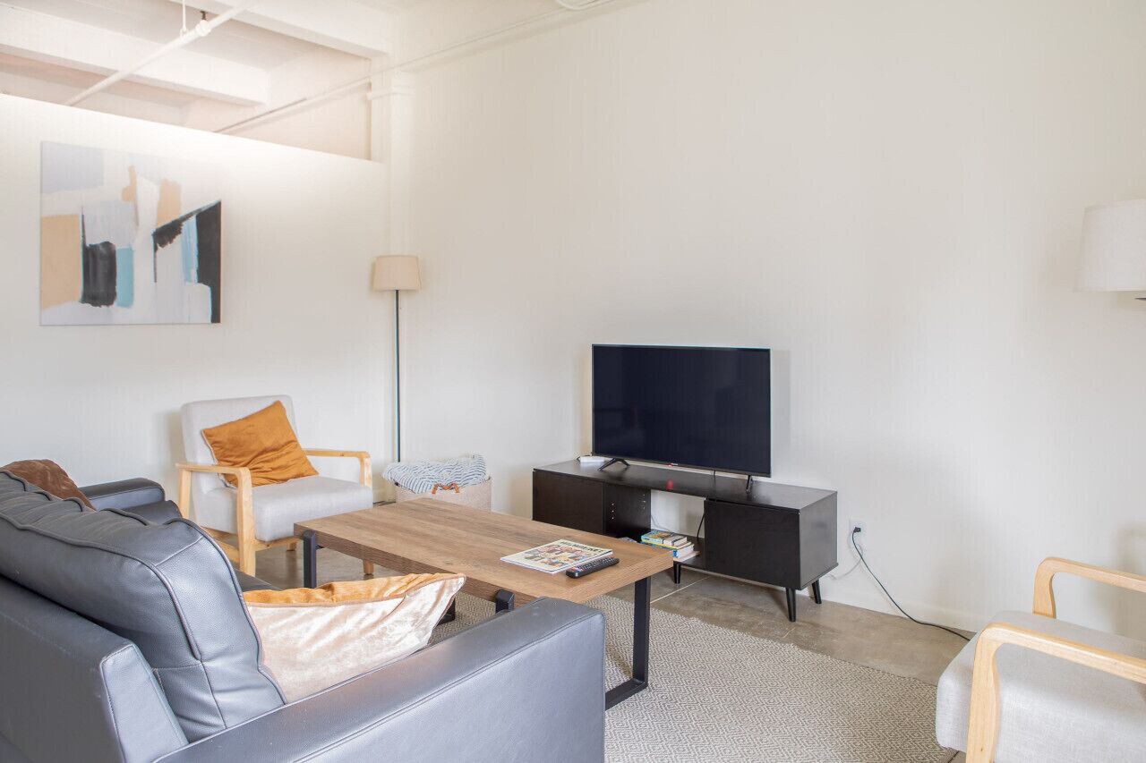 Flexhome Westown 2BR RS3 - Fiserv+Theater District