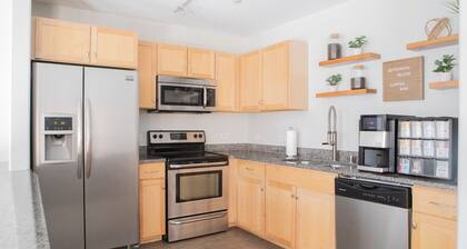 Third Ward Apt Near Summerfest with Gym and Balcony