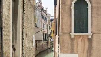 Superior appartement | Uitzicht vanuit de kamer