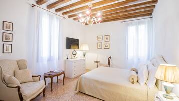 Superior-Apartment | 2 Schlafzimmer, hochwertige Bettwaren, Daunenbettdecken