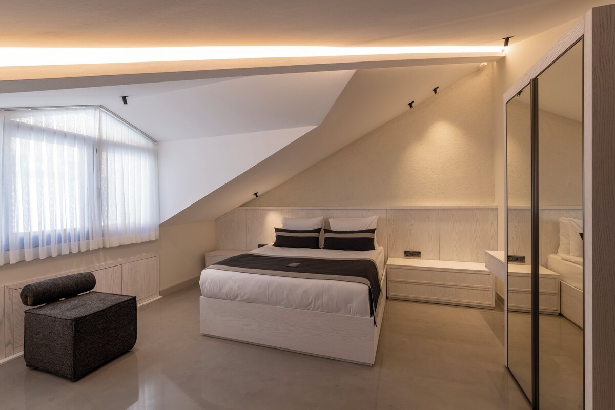 Roof Suite With Balcony