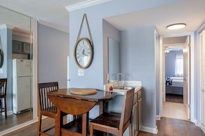 Dining - Summer Dates Available! Quick Walk to Beach! Perfect for Families! (Panama City Beach)