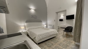 Comfort Room | Minibar, in-room safe, desk, soundproofing - Donna Grazia  (Gallipoli)