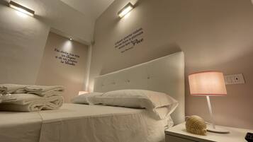 Double Room | Minibar, in-room safe, desk, soundproofing