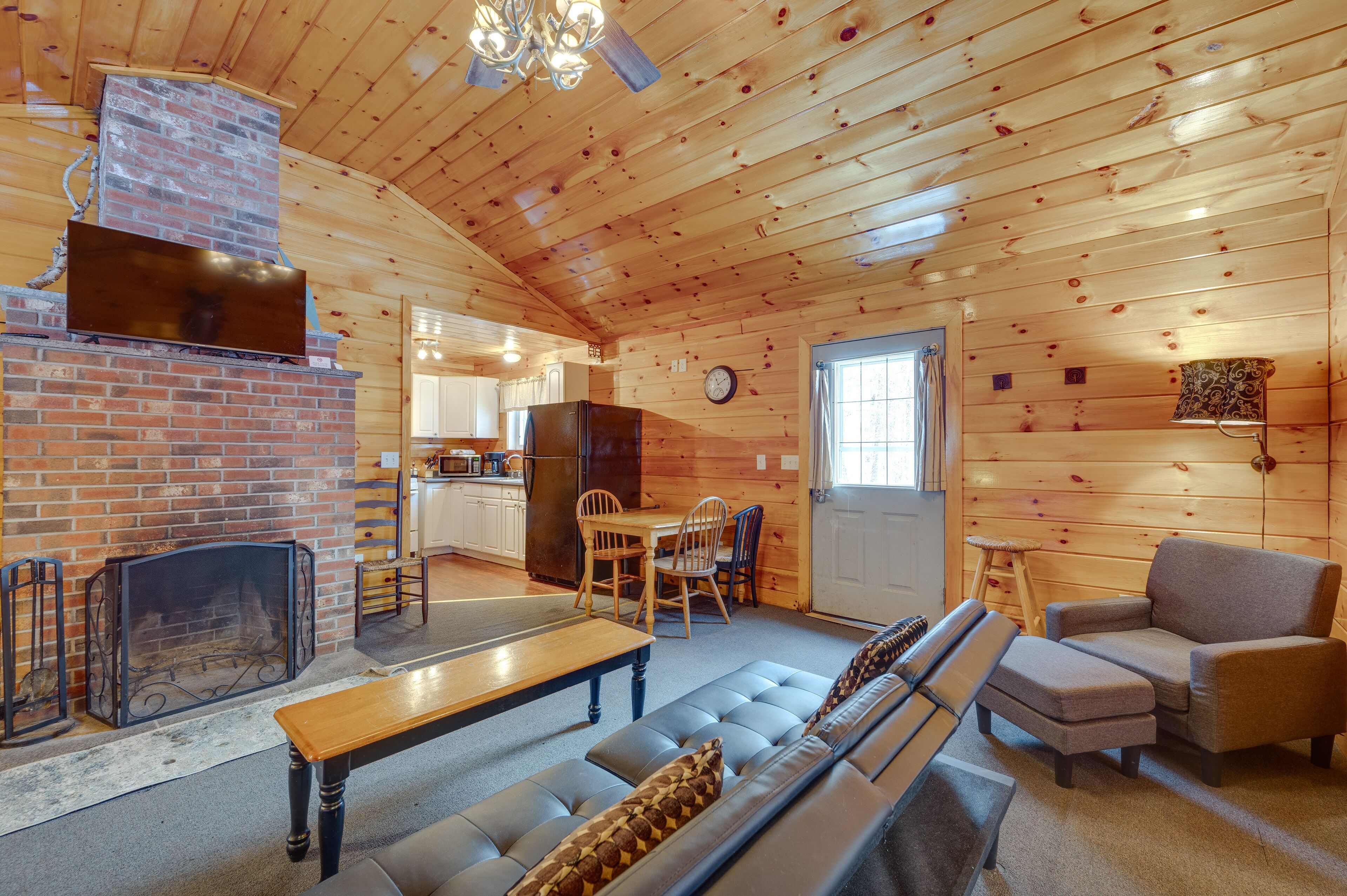 Laconia Cabin Rental < 1 Mi to Lake Winnipesaukee!