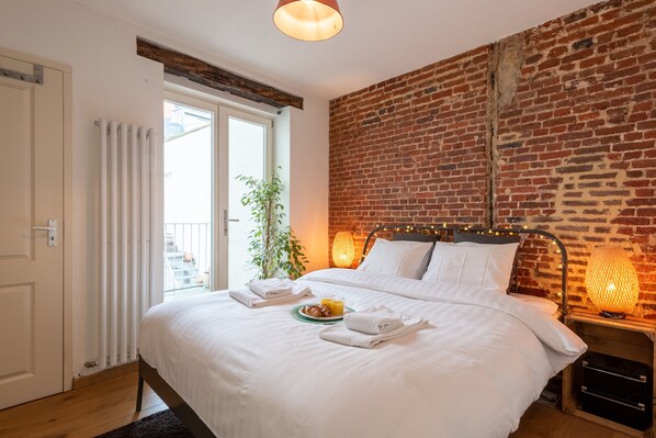 Apartment, Multiple Beds, Kitchen, City View | 3 bedrooms, free WiFi, bed sheets - St Catherine Duplex Residence (Brussels)