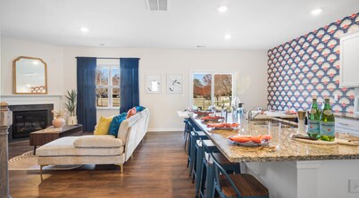 6min to UNCC: Spacious 5bd with Games Backyard