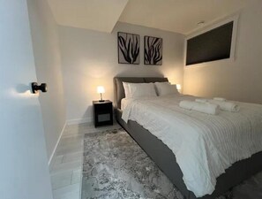 1 chambre, fer et planche à repasser, accès au Wi-Fi (inclus)