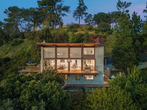 Exterior - Summitridge - An Elegant Estate with Unobstructed City and Ocean Views (Beverly Hills)