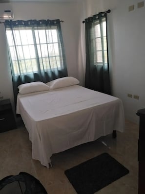 2 bedrooms, desk, iron/ironing board, WiFi - Splendid Sensation

 (Florence Hall Village)