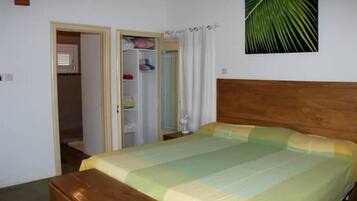 1 chambre, coffres-forts dans les chambres, fer et planche Ă  repasser