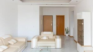 TV - 3 bedroom apt, Exterior POOL , Cidadela - LCGR (Praia)
