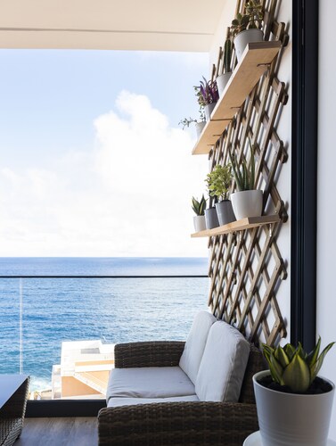 3 bdr aprt, stunning seaview, rooftop pool - LCGR