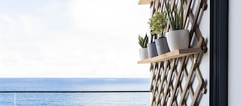 3 bdr aprt, stunning seaview, rooftop pool - LCGR