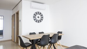 Dining - 3 bdr aprt, amazing seaview, rooftop pool - LCGR (Praia)