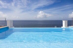 Pool - 3 bdr aprt, amazing seaview, rooftop pool - LCGR (Praia)