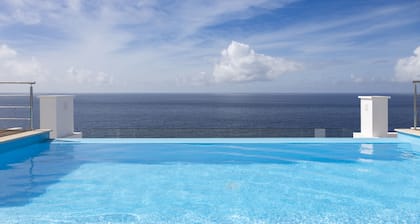 3 bdr aprt, amazing seaview, rooftop pool - LCGR