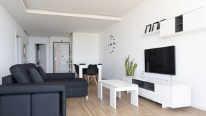 TV - 3 bdr aprt, best seaview, rooftop pool - LCGR (Praia)