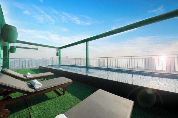 Outdoor pool - Napoleon Nha Trang Hotel (Nha Trang)