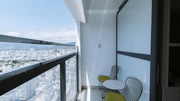 Deluxe Twin Room, City View | City view