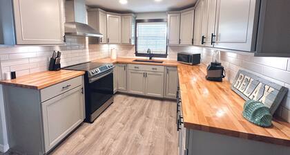 Sky Shower, Ping Pong Table, King Beds and 65inch TV Theatre