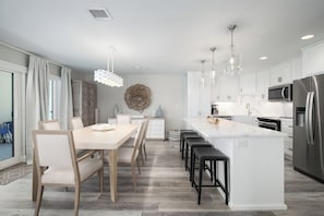 Dining - "Sunshine State of Mind" Beachfront Condo w/ Pool, Dune Allen, Private Beach (Santa Rosa Beach)