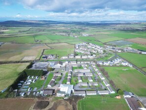 المنشأة من الخارج