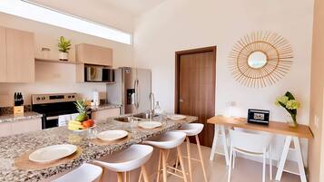 Fridge, microwave, oven, stovetop