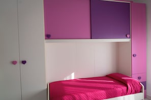 2 bedrooms, desk, iron/ironing board, travel crib
