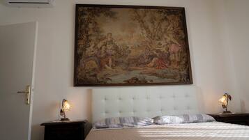 2 bedrooms, desk, iron/ironing board, travel crib