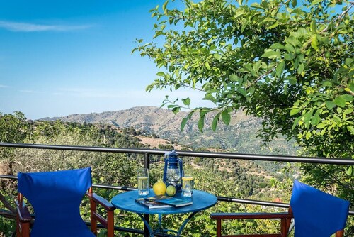 A cottage perfect for quiet vacation, inside the nature and close to Samaria.