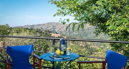 A cottage perfect for quiet vacation, inside the nature and close to Samaria.