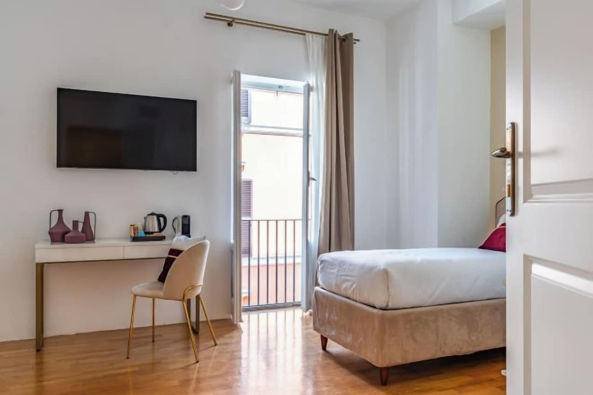 Ropa de cama de alta calidad y minibar