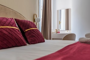 Rom – exclusive | Sengetøy av topp kvalitet, minibar, safe på rommet og skrivebord