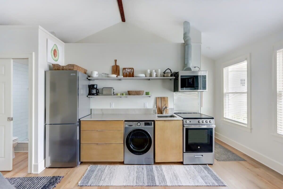 The Nest on Duffy Lane, Fresh | Modern | Parking