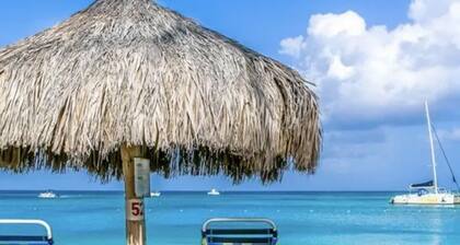 4 bedroom house with pool available 7th-14th June in Longboat Key. Sleeps 12