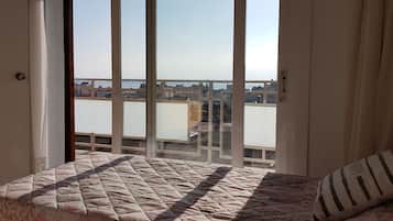 3 slaapkamers, reisbedje, wifi, beddengoed