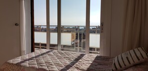 3 bedrooms, travel cot, WiFi, bed sheets