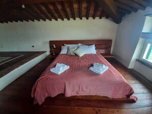 4 soverom, safe på rommet, skrivebord og strykejern/-brett