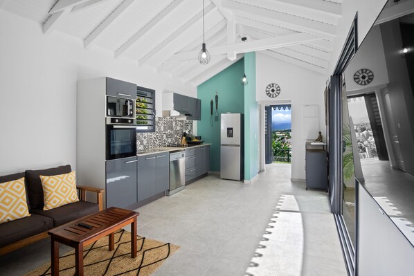 Frigorifero, microonde, forno, lavastoviglie