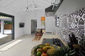 Frigorifero, microonde, forno, lavastoviglie