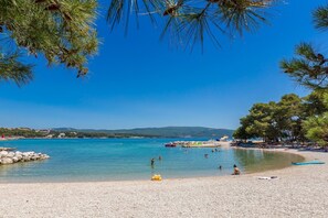 Beach - Holiday house EMY with pool in Krk 600m from the beach (Krk)