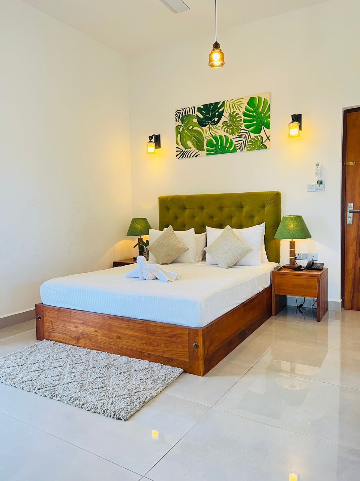 Phòng đôi Deluxe | Bàn, màn/rèm cản sáng, phòng cách âm, bàn ủi/dụng cụ ủi quần áo 