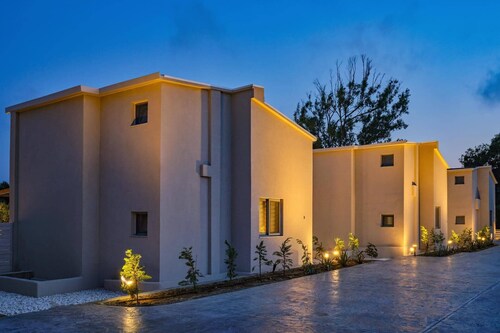 Villa Romas 2 by Villa Plus
